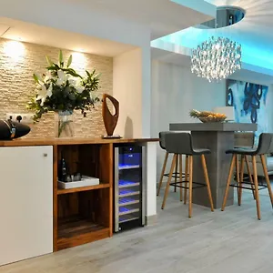 Apartment Luxury In La Isla, Puerto Banus